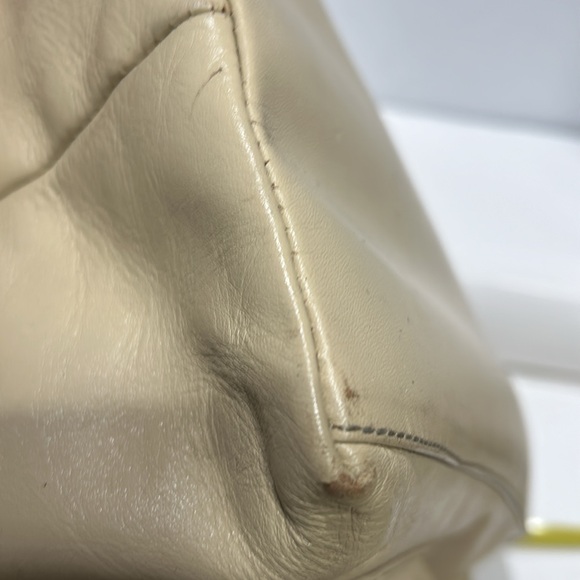 BADGLEY MISCHKA cream color travel tote bag - Picture 10 of 16